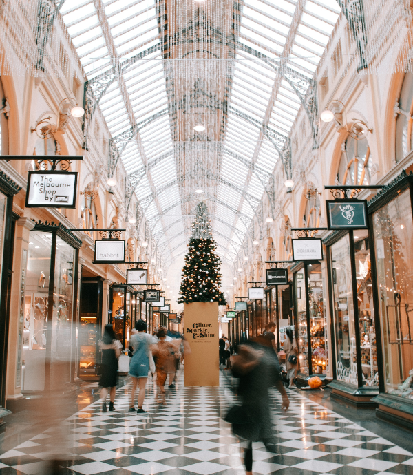 Christmas budget planning when shopping at stores for presents