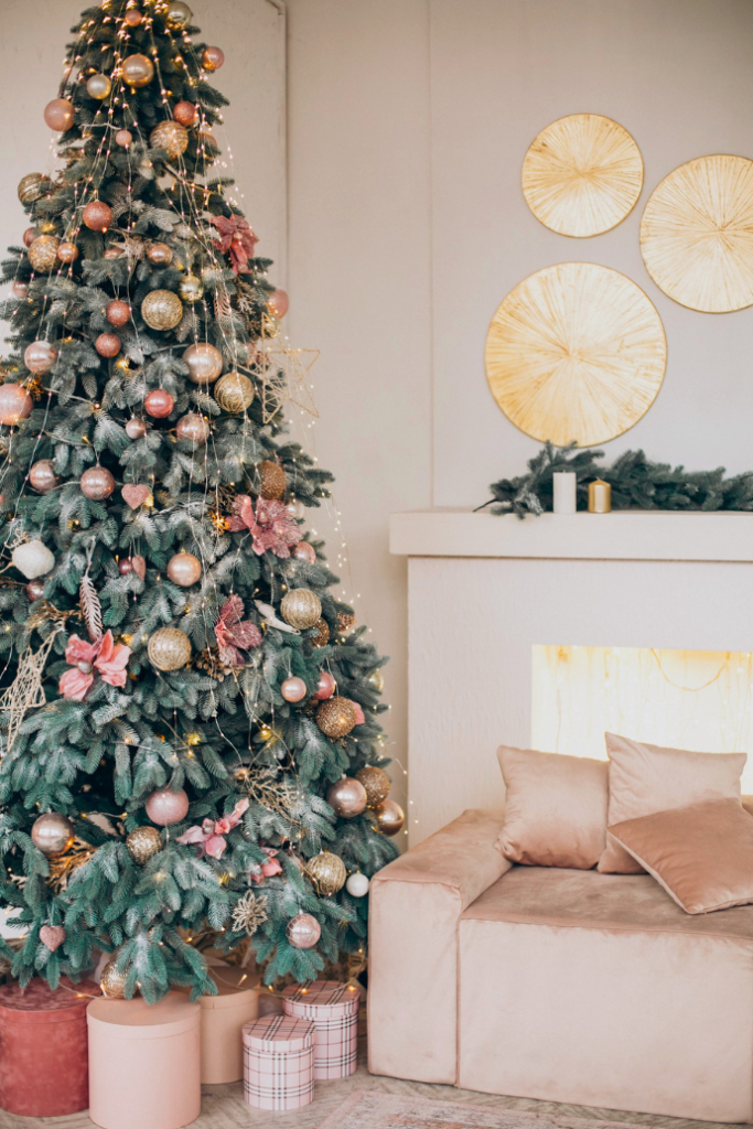 French Country Christmas Tree Ideas For A Simple, Stunning Holiday