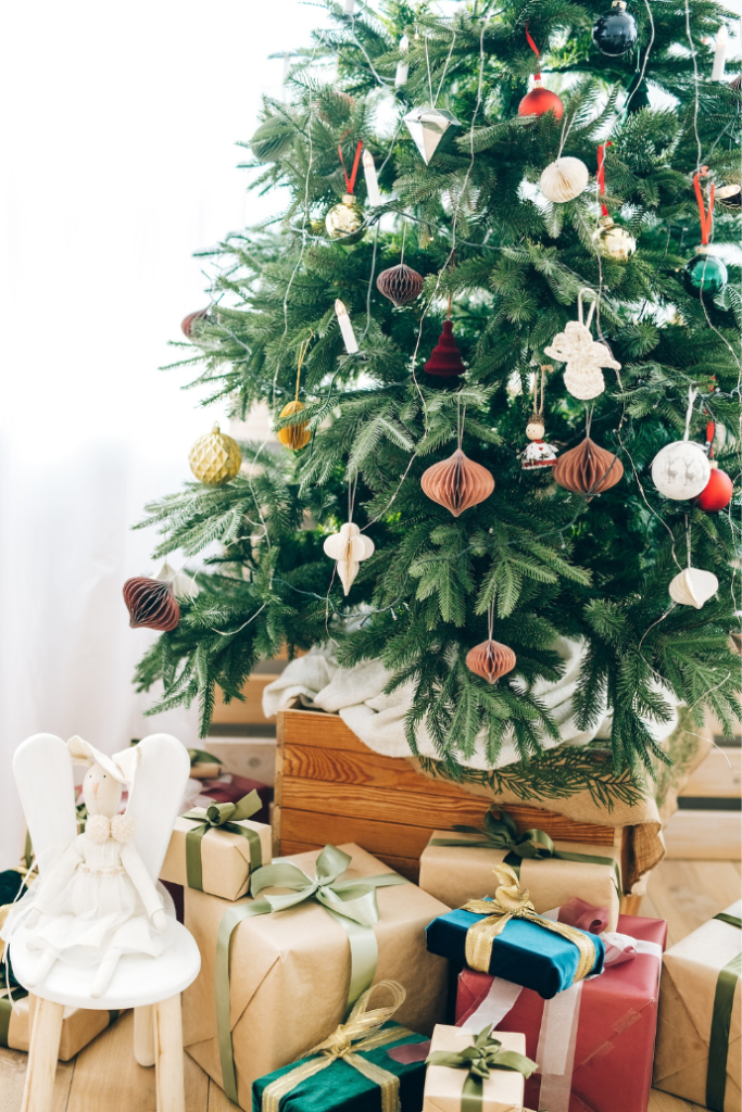 Eclectic Christmas Tree Ideas For a Unexpected, Unique Look