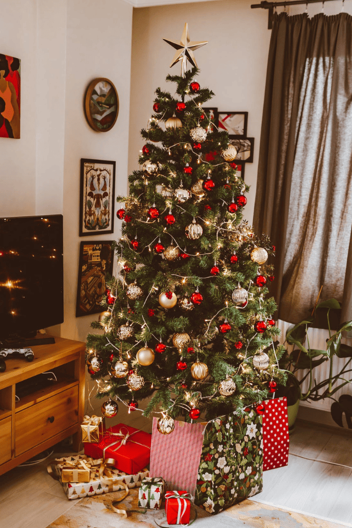 8 Sure Fire Christmas Tree Themes You Need to Know