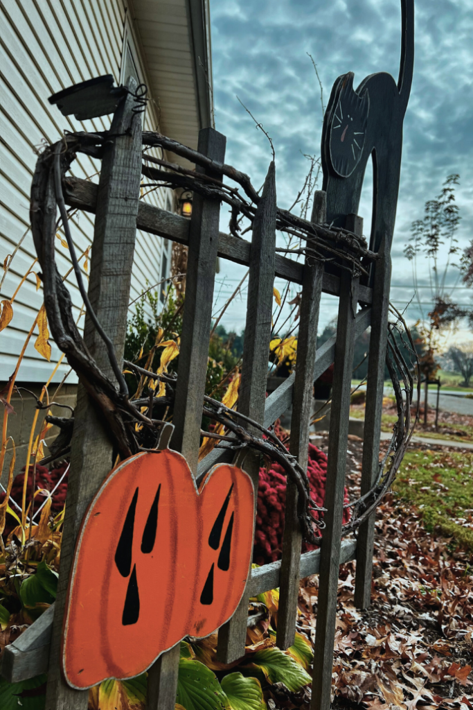 rustic halloween signs in front yard